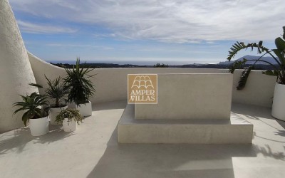 Фантастическая вилла с панорамным видом на море..